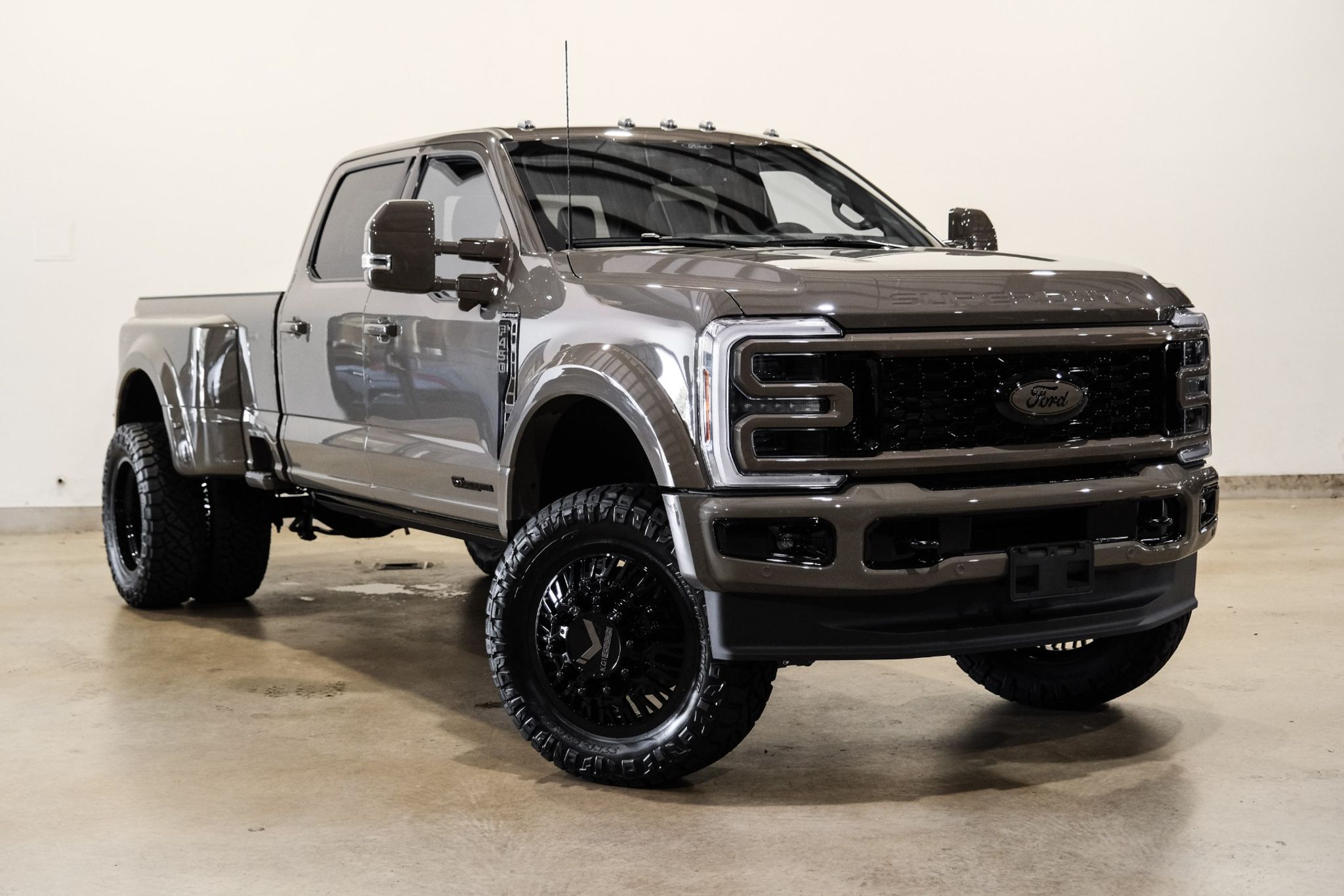 2026 Ford F-450 Super Duty - photo 4